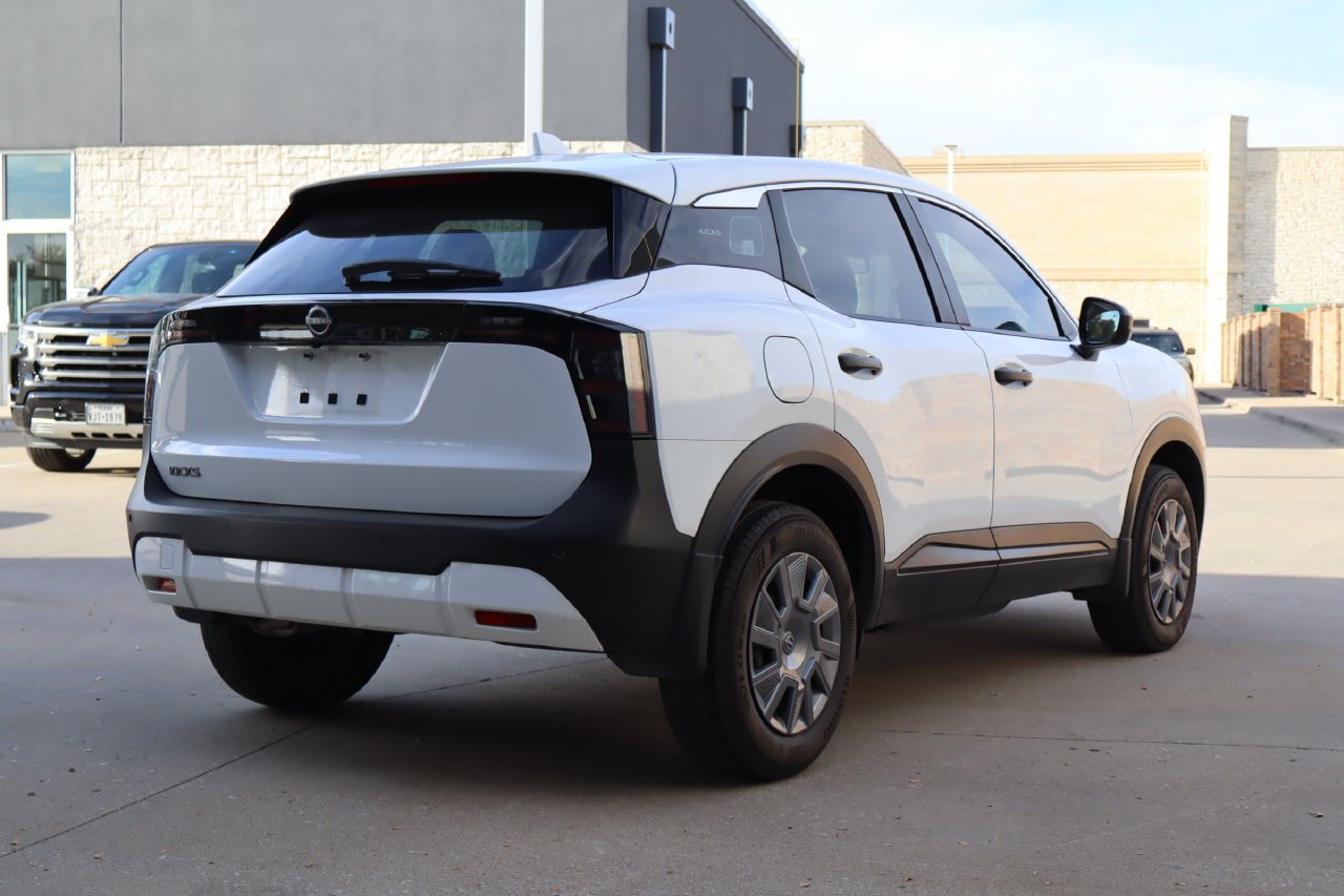 Used 2025 Nissan Kicks S FWD image 3