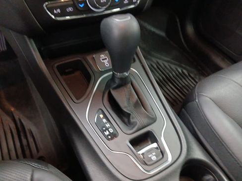 Used 2021 Jeep Cherokee Latitude Lux 80th Anniv w/ Quick Order Package 26U 80TH image 11