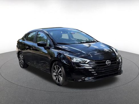 Used 2025 Nissan Versa SV FWD image 3