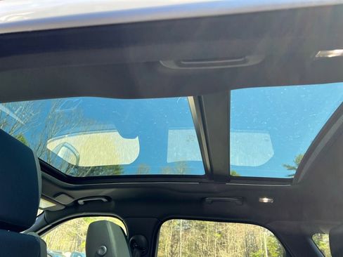 New 2026 Land Rover Range Rover Velar S image 28