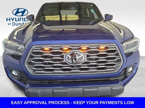 Used 2023 Toyota Tacoma TRD Off-Road w/ TRD Premium Off Road Package AWD/4WD image 2