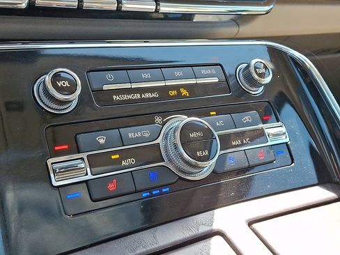 Used 2024 Lincoln Navigator L Reserve AWD/4WD image 20