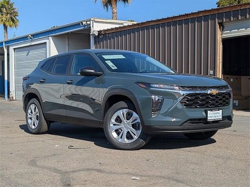 New 2026 Chevrolet Trax LS image 2