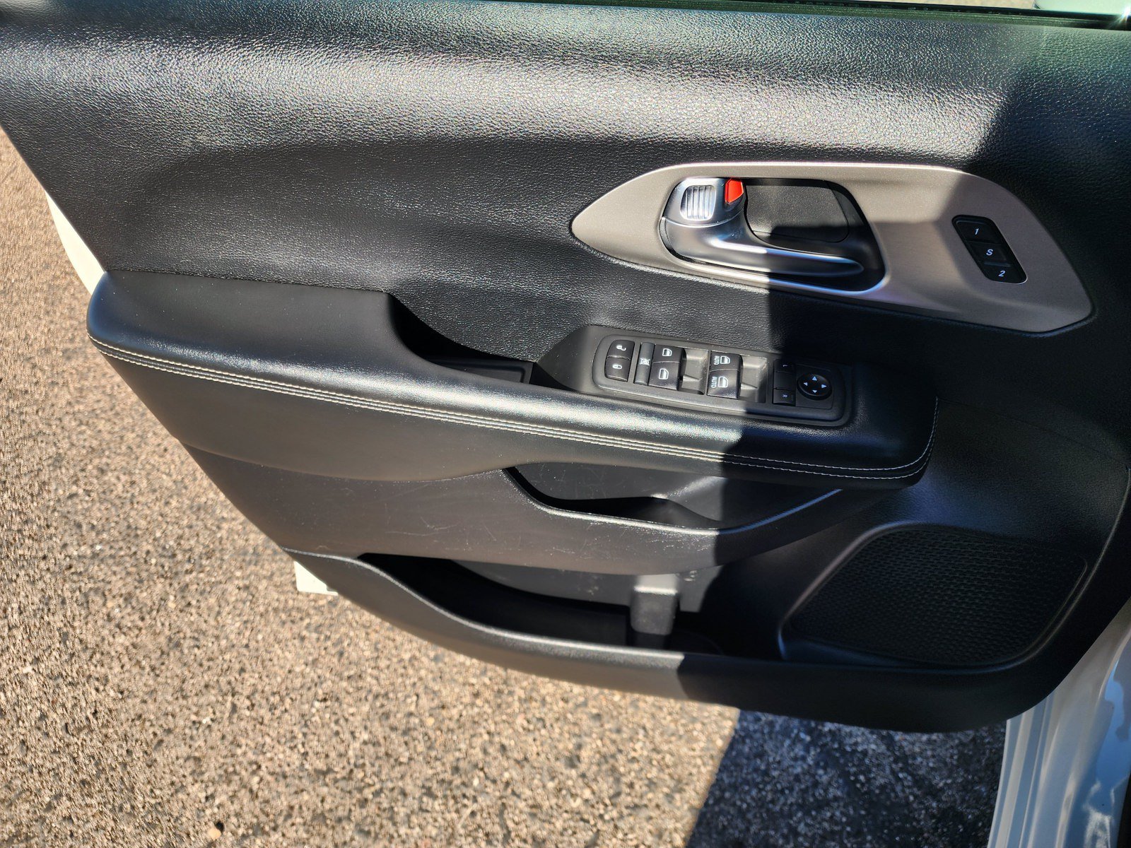 Used 2020 Chrysler Pacifica Touring-L AWD/4WD image 18