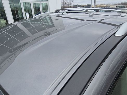 Used 2017 Nissan Pathfinder SL image 14