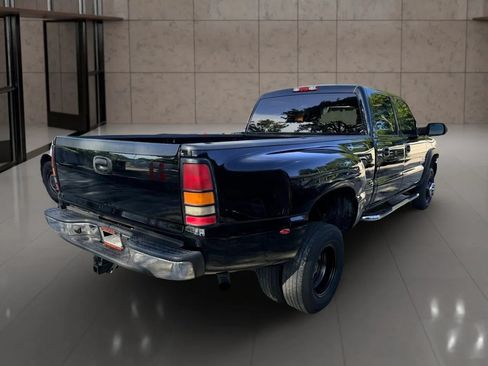 Used 2003 GMC Sierra 3500 SLT w/ SLT Preferred Equipment Group AWD/4WD image 3