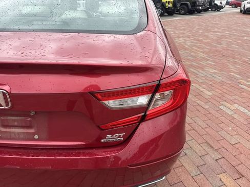 Used 2020 Honda Accord Touring image 11
