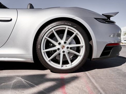 Used 2024 Porsche 911 Carrera GTS w/ Premium Package image 17