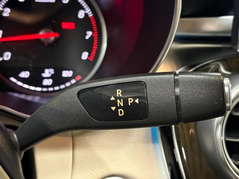 Used 2017 Mercedes-Benz GLC 300 4MATIC image 37