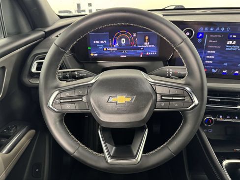 Used 2026 Chevrolet Traverse LT w/ Driver Confidence Package FWD image 30