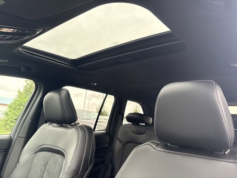 New 2025 Jeep Grand Cherokee Altitude image 19