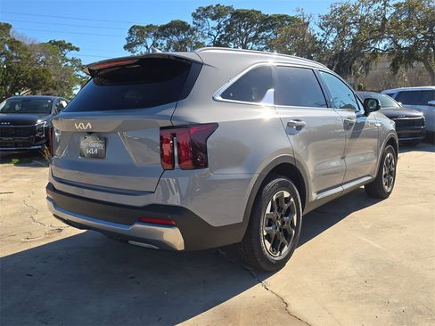New 2026 Kia Sorento S image 8