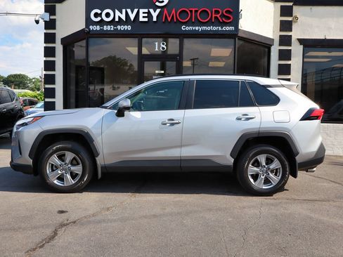 Used 2022 Toyota RAV4 XLE w/ Convenience Package AWD/4WD image 7