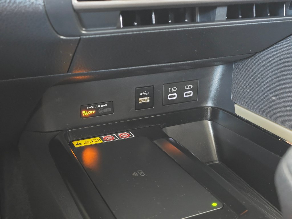 Used 2025 Toyota Camry LE w/ Convenience Package FWD image 29