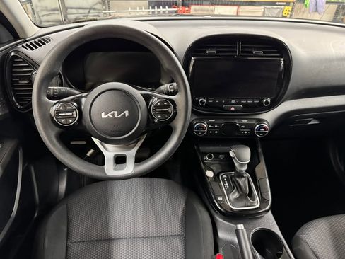 Used 2023 Kia Soul S FWD image 18