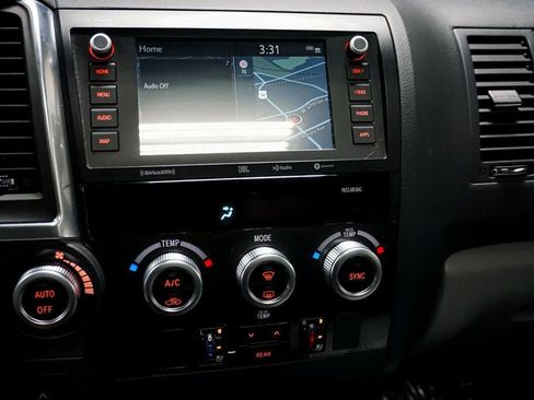 Used 2022 Toyota Sequoia Platinum AWD/4WD image 75