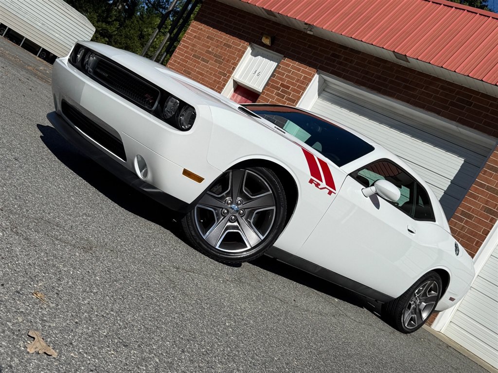 Used 2012 Dodge Challenger R/T RWD image 4