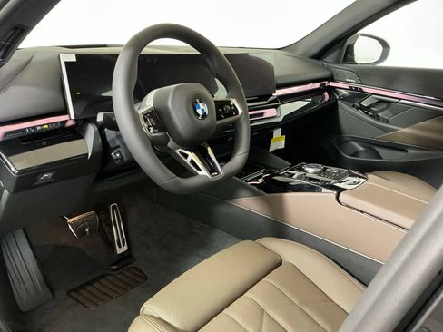 New 2027 BMW 530i xDrive w/ M Sport Package AWD/4WD image 21