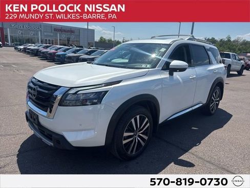 Certified 2025 Nissan Pathfinder Platinum w/ Cargo Package AWD/4WD image 1