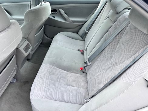 Used 2011 Toyota Camry LE FWD image 6