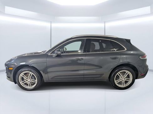 Certified 2025 Porsche Macan AWD/4WD image 2
