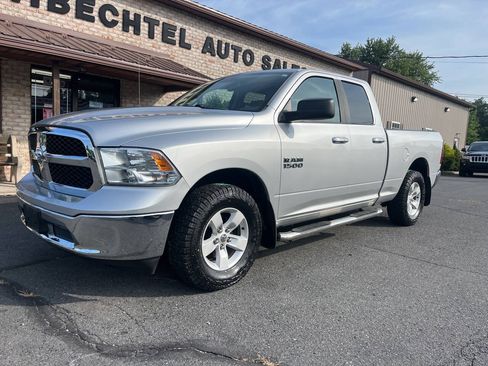 Used 2016 RAM 1500 Classic SLT AWD/4WD image 2