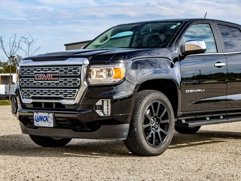 Used 2022 GMC Canyon Denali w/ Denali Black Edition Package AWD/4WD image 15