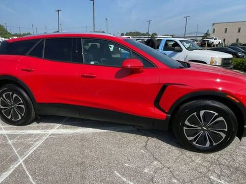 Used 2024 Chevrolet Blazer EV LT AWD/4WD image 3