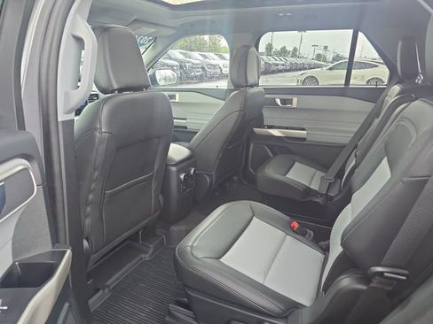 Certified 2024 Ford Explorer XLT w/ Equipment Group 202A AWD/4WD image 27