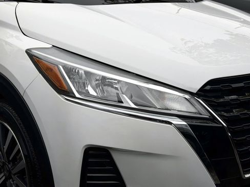 Used 2021 Nissan Kicks SV FWD image 8