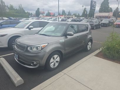 Used 2016 Kia Soul EV + w/ Sun & Fun Package
