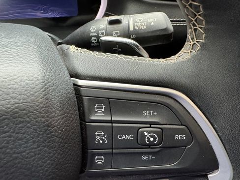 Used 2023 Jeep Grand Cherokee Altitude AWD/4WD image 14