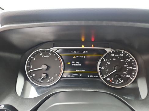 Used 2025 Nissan Rogue SV FWD image 15