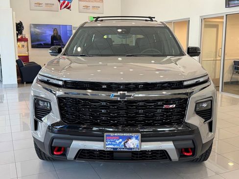 New 2026 Chevrolet Traverse Z71 w/ Enhanced Driving Package AWD/4WD image 2