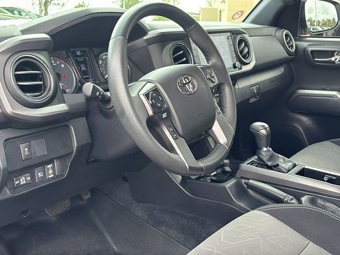 Used 2022 Toyota Tacoma TRD Sport image 26