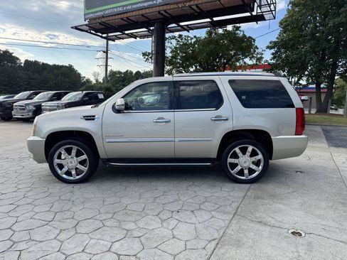 Used 2013 Cadillac Escalade Luxury RWD image 11