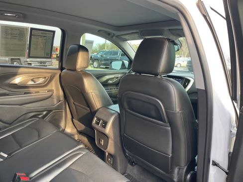 Used 2022 GMC Terrain SLT w/ Infotainment Package II image 26