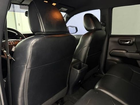 Used 2018 Toyota Tacoma TRD Pro AWD/4WD image 31
