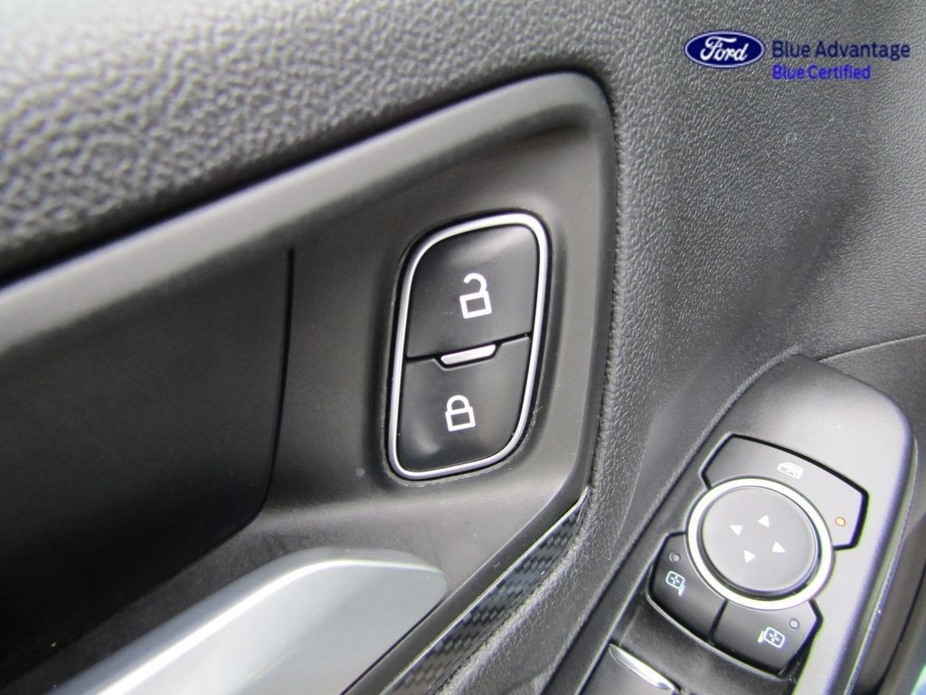 Certified 2025 Ford Escape ST-Line w/ Tech Pack #1 AWD/4WD image 21