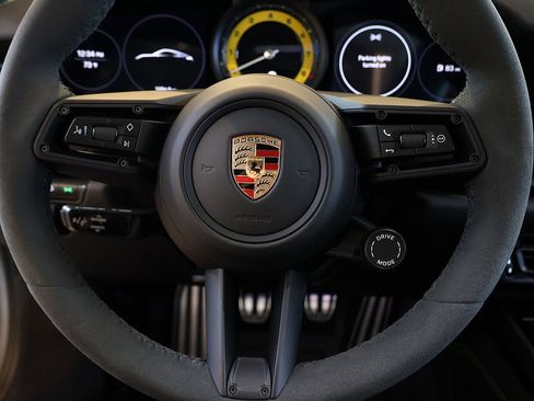Used 2023 Porsche 911 Carrera T RWD image 17