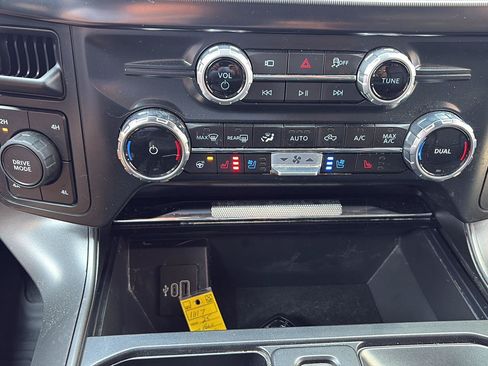 Used 2025 Ford F150 Lariat AWD/4WD image 24