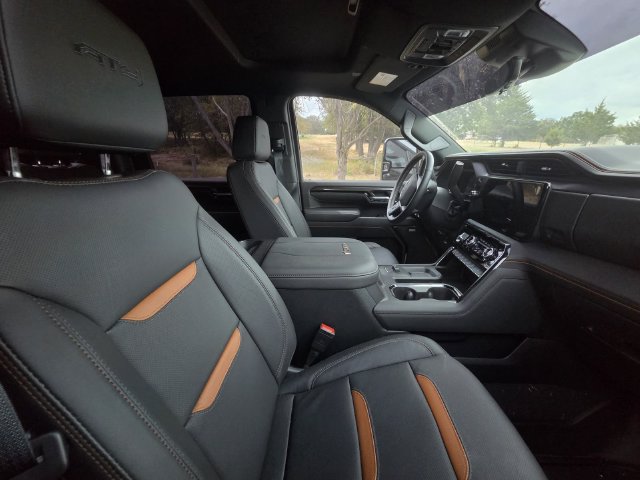 Used 2026 GMC Sierra 2500 AT4 w/ AT4 Premium Plus Package AWD/4WD image 8