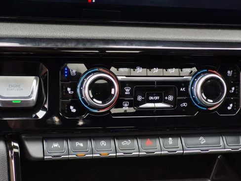 Used 2025 GMC Sierra 1500 AT4 w/ AT4 Premium Package image 38