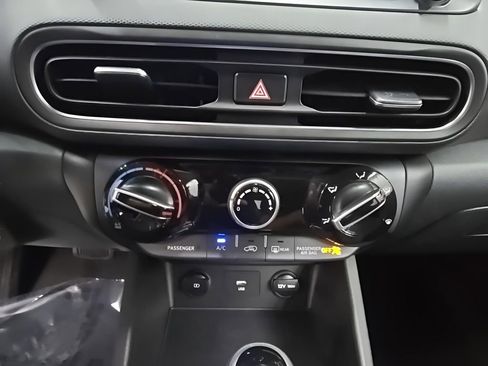 Certified 2022 Hyundai Kona SE w/ Cargo Package image 26