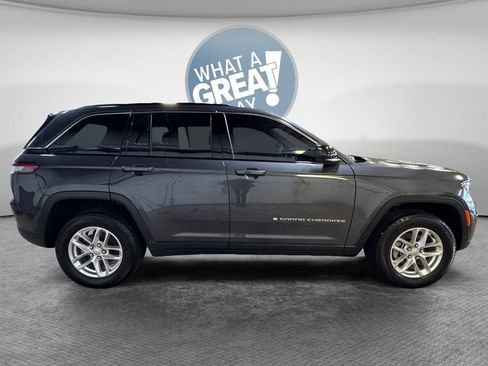 Used 2025 Jeep Grand Cherokee Laredo X w/ Luxury Tech Group I AWD/4WD image 2