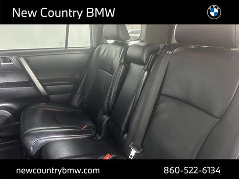 Used 2013 Toyota Highlander SE image 22