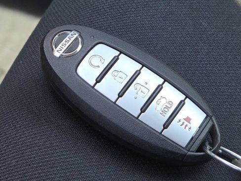 Used 2022 Nissan Sentra SR w/ Midnight Edition FWD image 31