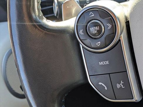 Used 2017 Land Rover Discovery HSE image 8