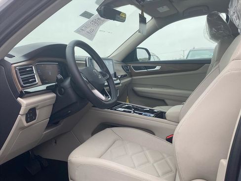 New 2026 Volkswagen Atlas SE FWD image 8
