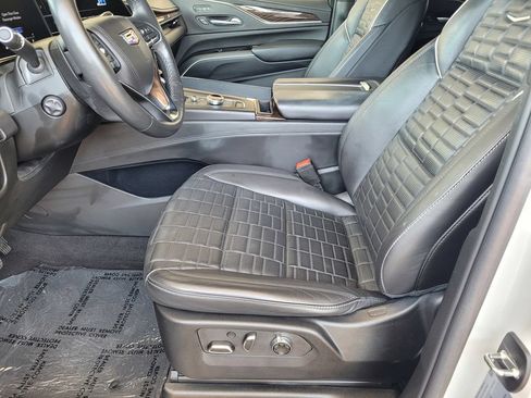 Used 2022 Cadillac Escalade Sport Platinum w/ LPO, ONYX Package AWD/4WD image 10